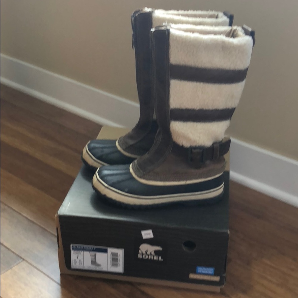 Sorel, Helen of Thunder II, Size 7